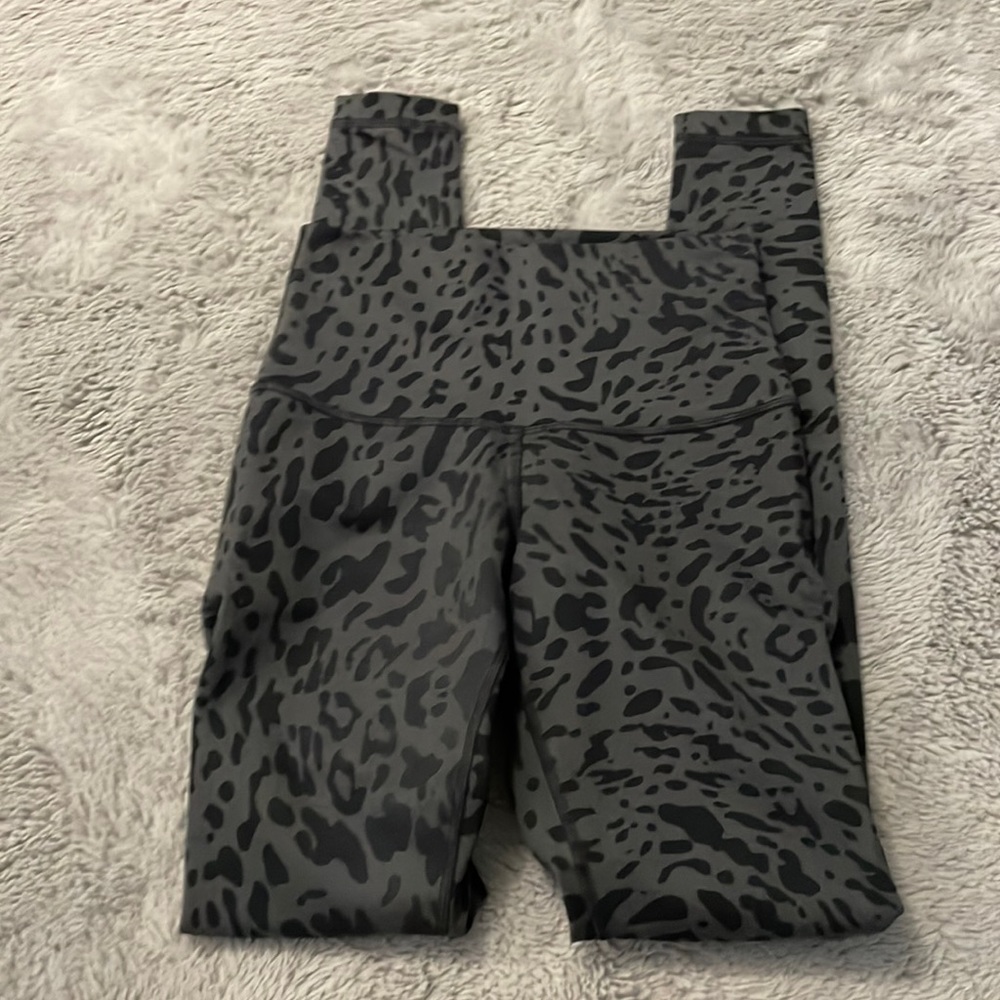 Lululemon high waisted leggings. Size 4.